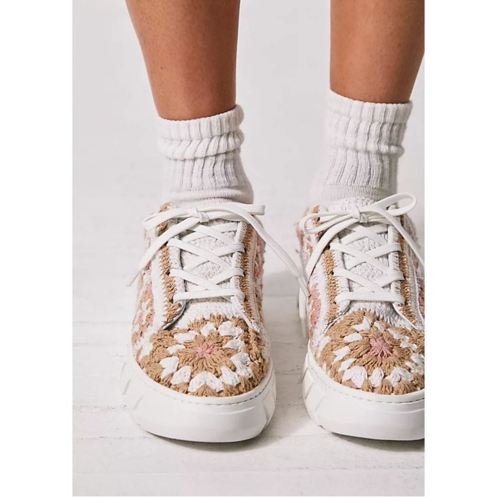 ⚡️⭐️Free People Sneakers - 8.5